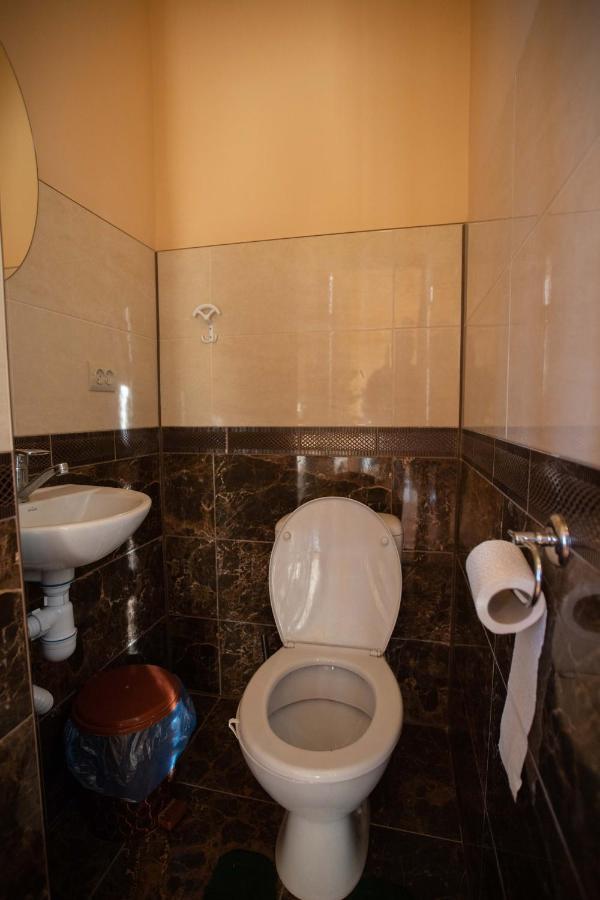 Guest House In Drachino Svalyava Bagian luar foto