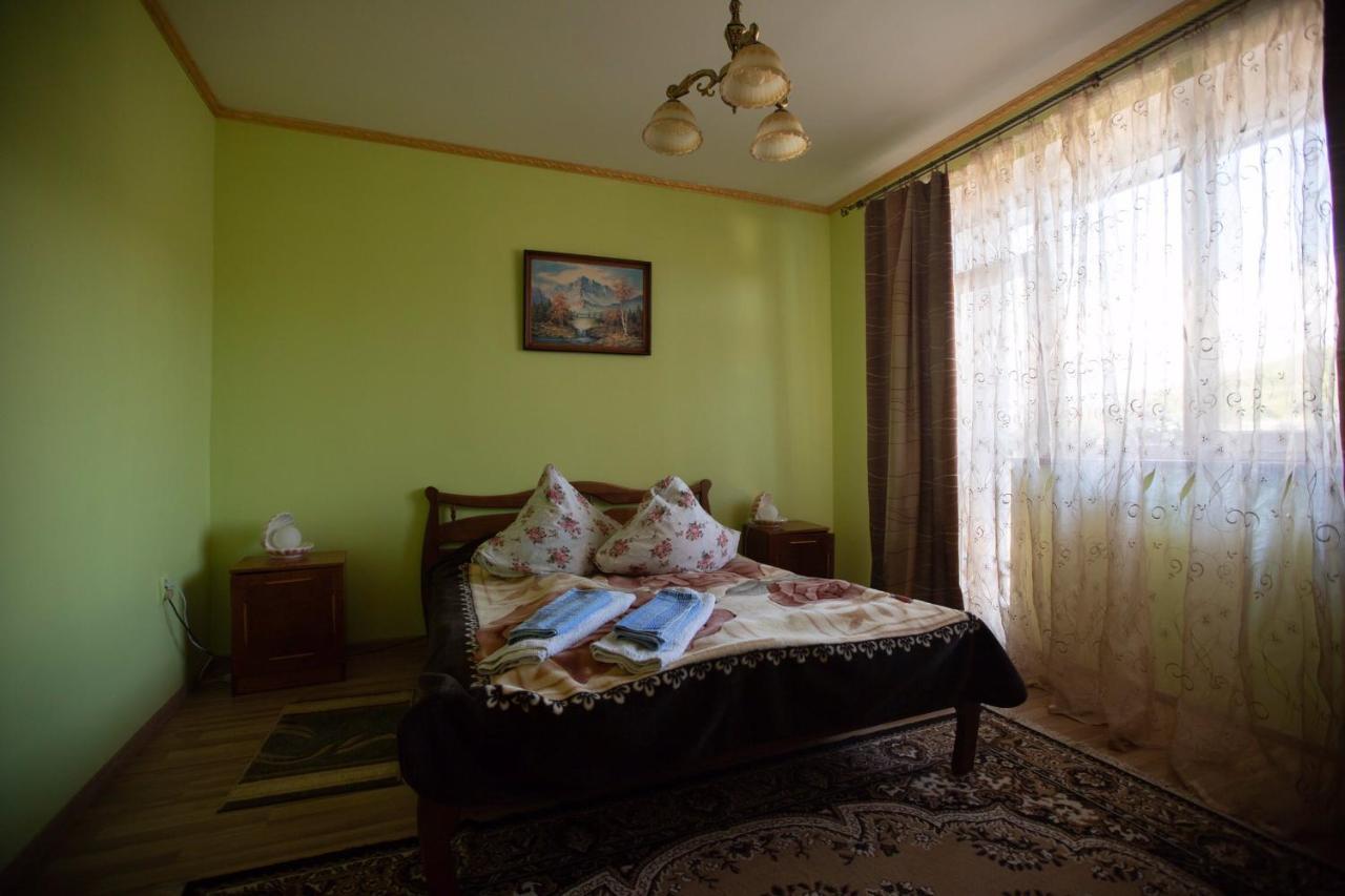 Guest House In Drachino Svalyava Bagian luar foto