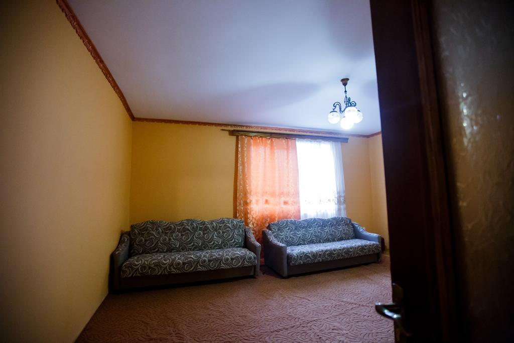 Guest House In Drachino Svalyava Bagian luar foto
