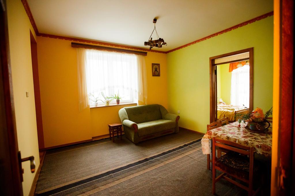 Guest House In Drachino Svalyava Bagian luar foto