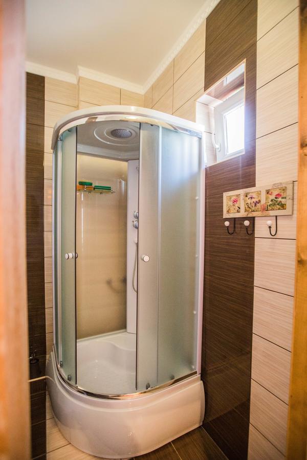 Guest House In Drachino Svalyava Bagian luar foto