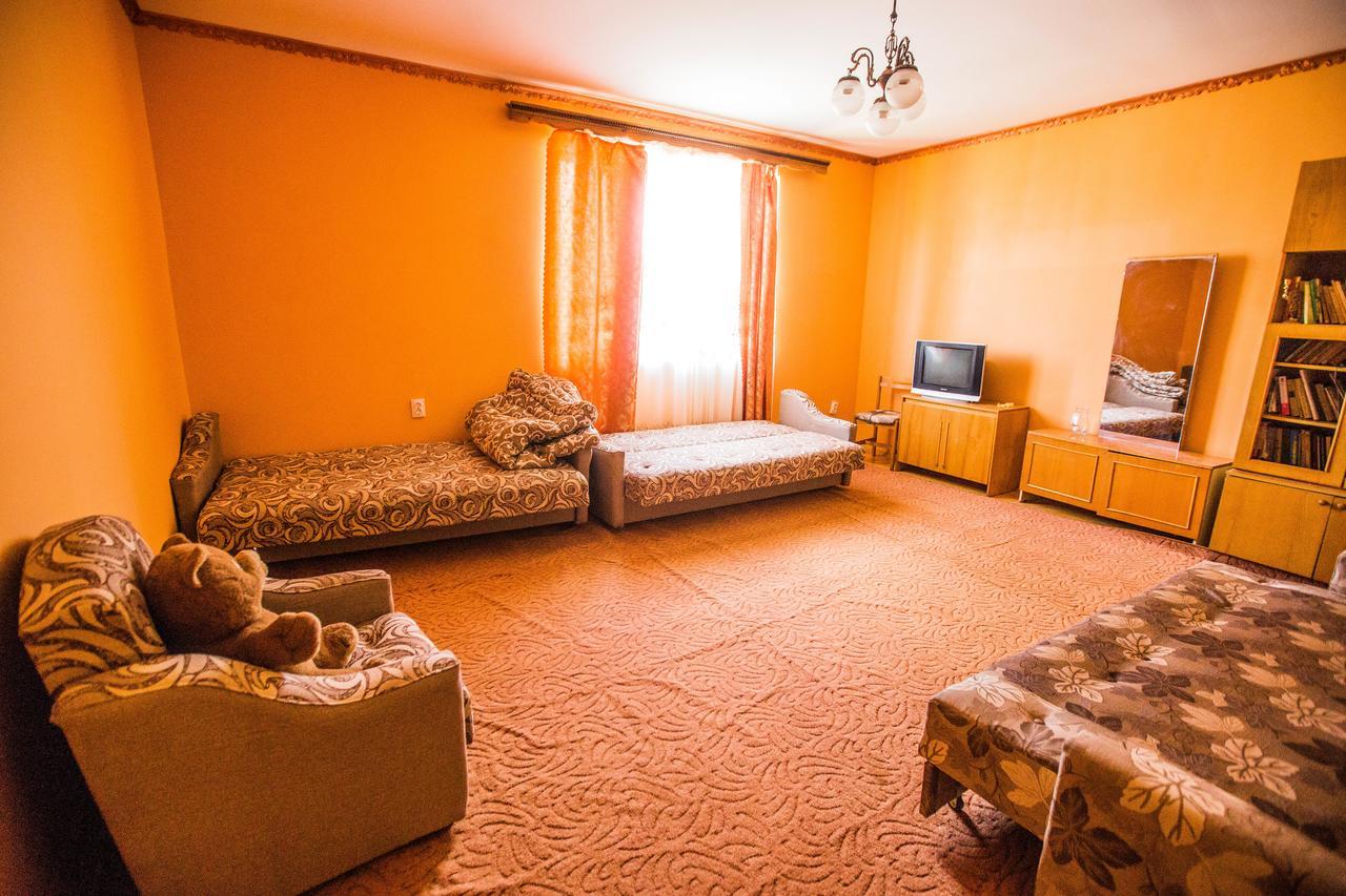 Guest House In Drachino Svalyava Bagian luar foto