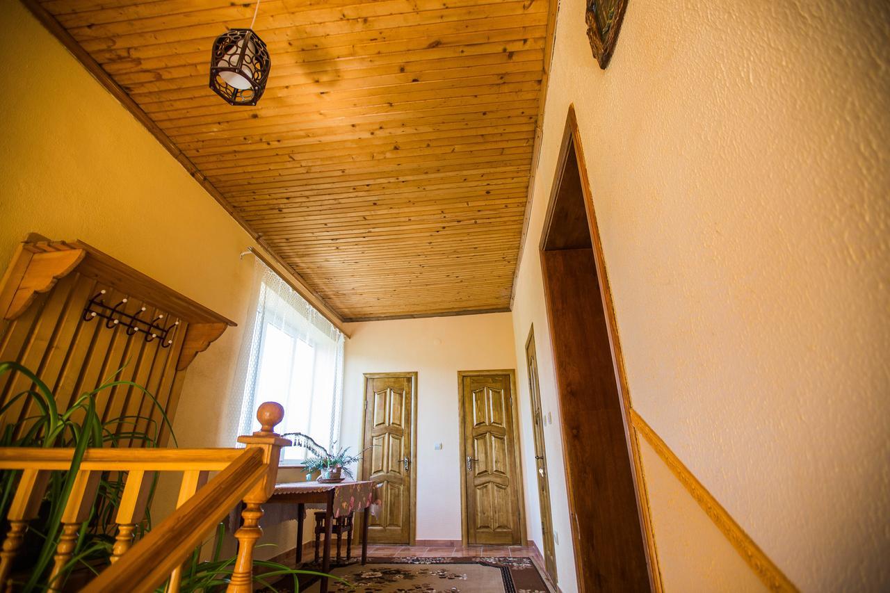Guest House In Drachino Svalyava Bagian luar foto